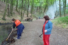 FaluszÚpÝt§k-a-forrßsnßl-2010.-006